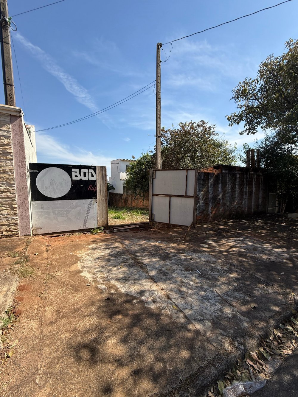 Terreno - Venda - Jardim Chcara dos Pinheiros - Botucatu - SP