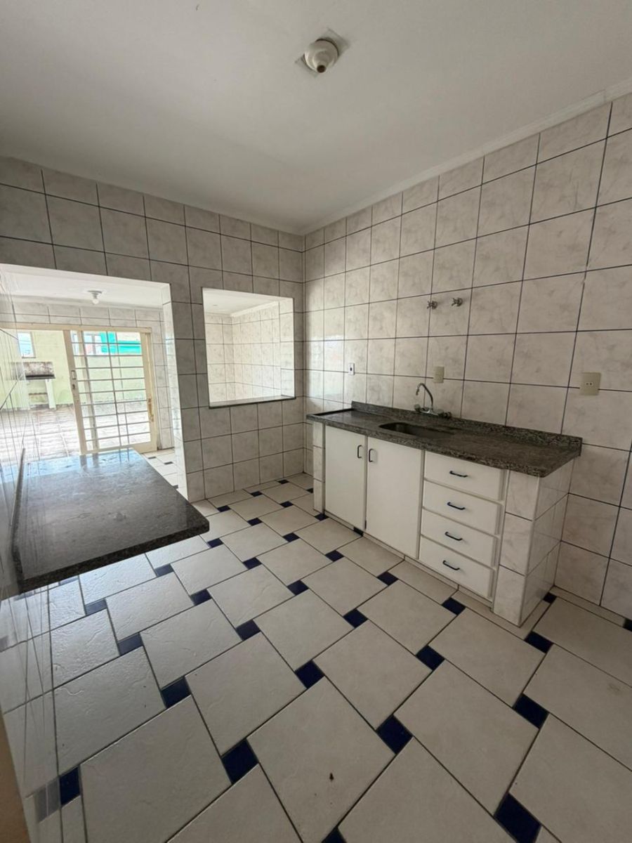 Sobrado - Aluguel - Vila dos Lavradores - Botucatu - SP